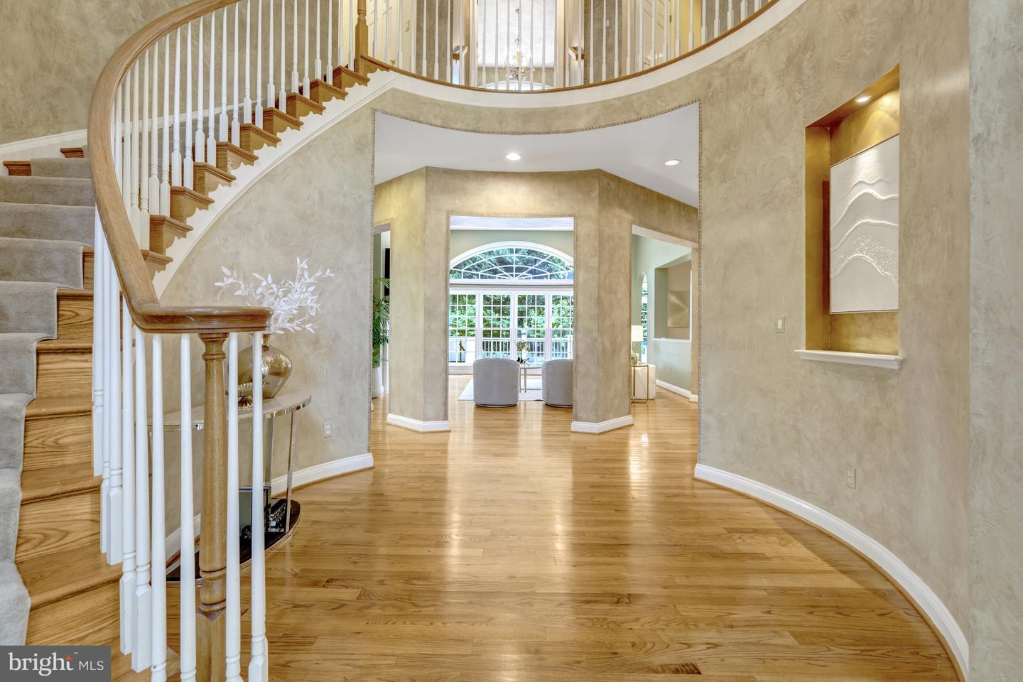 7811 CROWNHURST CT, MCLEAN, Virginia 22102, 6 Bedrooms Bedrooms, ,6 BathroomsBathrooms,Residential,For sale,7811 CROWNHURST CT,VAFX2242912 MLS # VAFX2242912