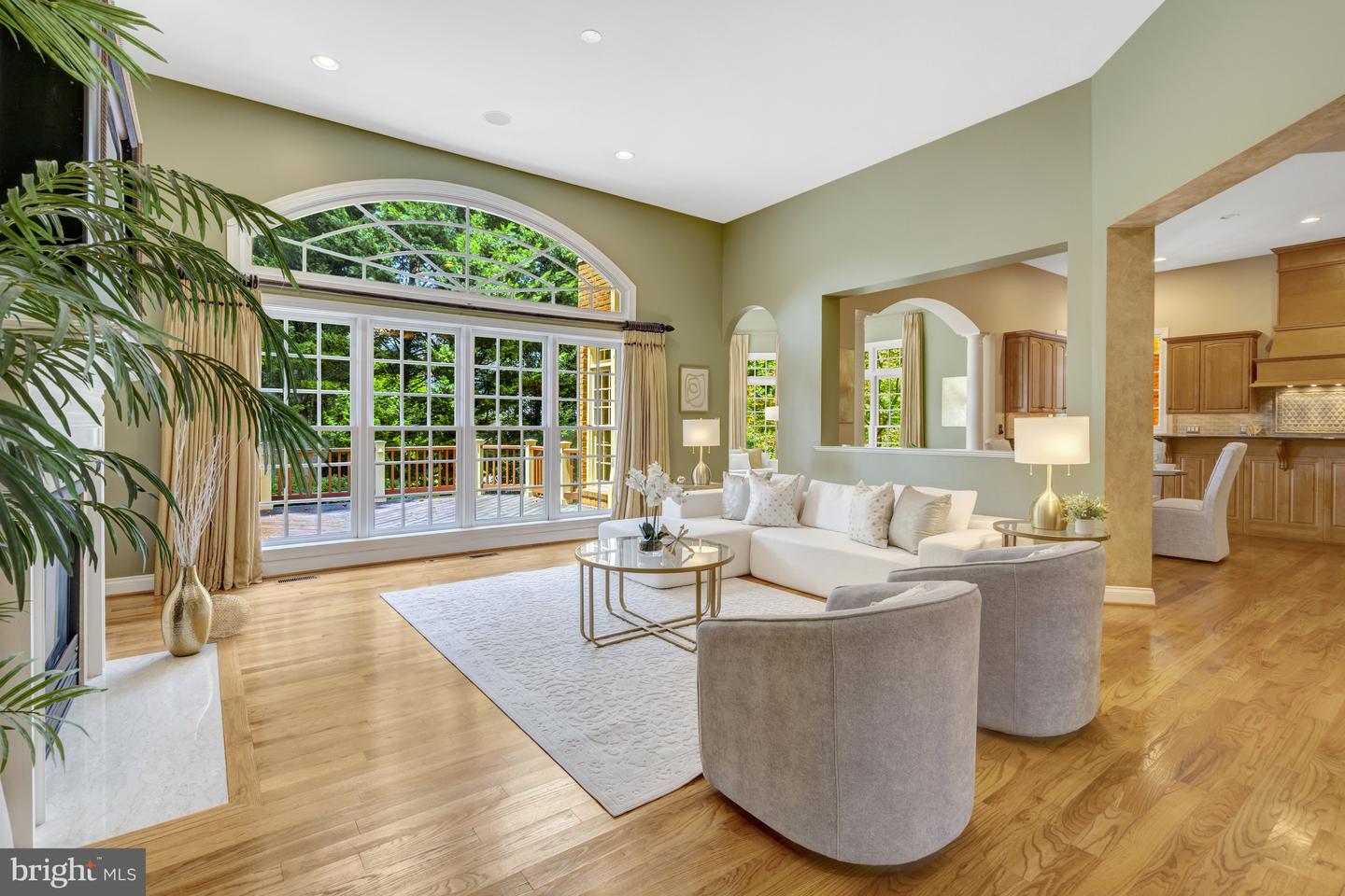 7811 CROWNHURST CT, MCLEAN, Virginia 22102, 6 Bedrooms Bedrooms, ,6 BathroomsBathrooms,Residential,For sale,7811 CROWNHURST CT,VAFX2242912 MLS # VAFX2242912