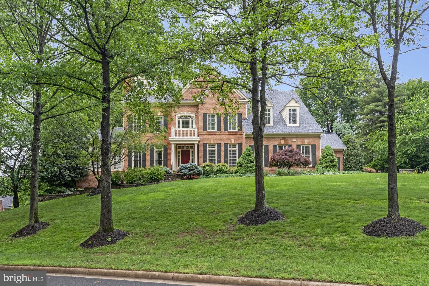 7811 CROWNHURST CT, MCLEAN, Virginia 22102, 6 Bedrooms Bedrooms, ,6 BathroomsBathrooms,Residential,For sale,7811 CROWNHURST CT,VAFX2242912 MLS # VAFX2242912
