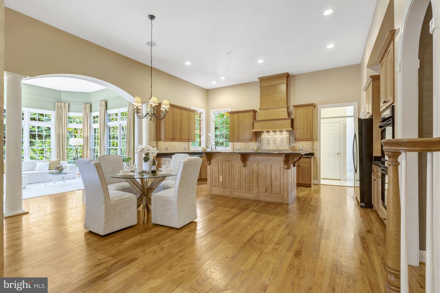 7811 CROWNHURST CT, MCLEAN, Virginia 22102, 6 Bedrooms Bedrooms, ,6 BathroomsBathrooms,Residential,For sale,7811 CROWNHURST CT,VAFX2242912 MLS # VAFX2242912
