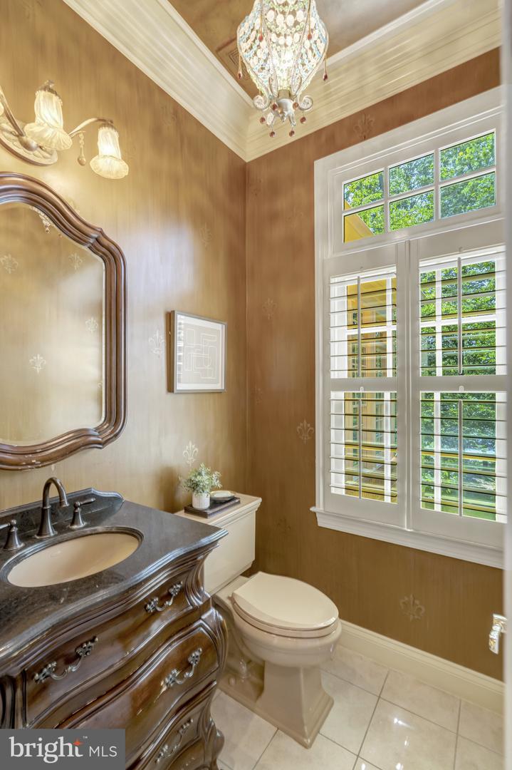 7811 CROWNHURST CT, MCLEAN, Virginia 22102, 6 Bedrooms Bedrooms, ,6 BathroomsBathrooms,Residential,For sale,7811 CROWNHURST CT,VAFX2242912 MLS # VAFX2242912