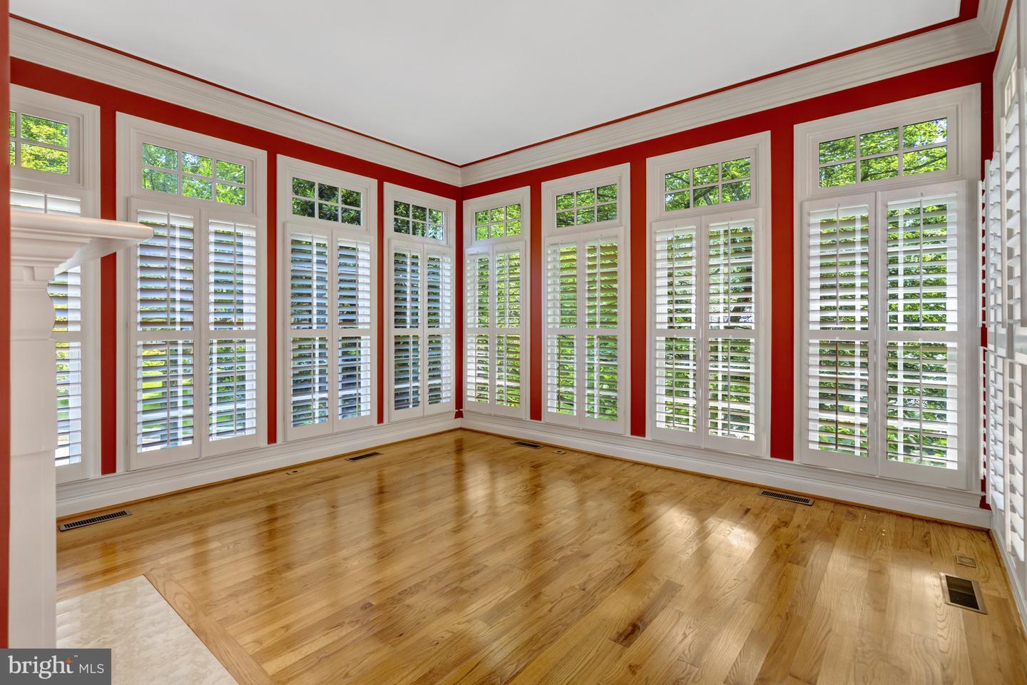 7811 CROWNHURST CT, MCLEAN, Virginia 22102, 6 Bedrooms Bedrooms, ,6 BathroomsBathrooms,Residential,For sale,7811 CROWNHURST CT,VAFX2242912 MLS # VAFX2242912