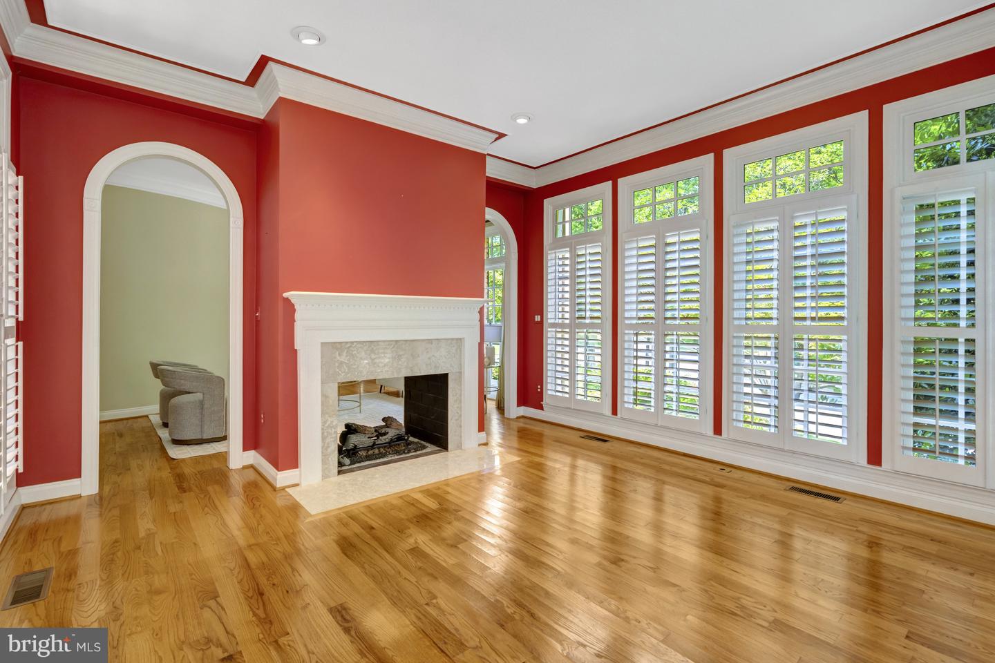 7811 CROWNHURST CT, MCLEAN, Virginia 22102, 6 Bedrooms Bedrooms, ,6 BathroomsBathrooms,Residential,For sale,7811 CROWNHURST CT,VAFX2242912 MLS # VAFX2242912