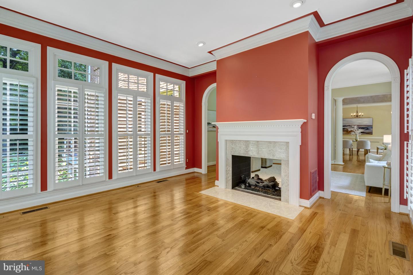 7811 CROWNHURST CT, MCLEAN, Virginia 22102, 6 Bedrooms Bedrooms, ,6 BathroomsBathrooms,Residential,For sale,7811 CROWNHURST CT,VAFX2242912 MLS # VAFX2242912
