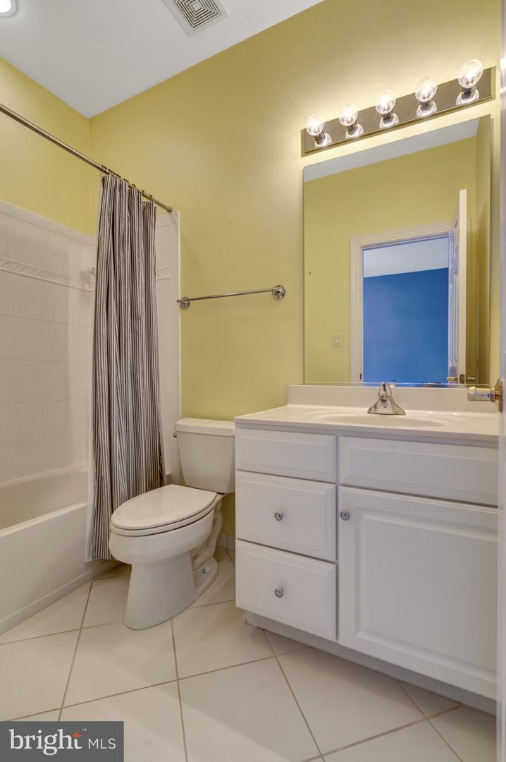7811 CROWNHURST CT, MCLEAN, Virginia 22102, 6 Bedrooms Bedrooms, ,6 BathroomsBathrooms,Residential,For sale,7811 CROWNHURST CT,VAFX2242912 MLS # VAFX2242912