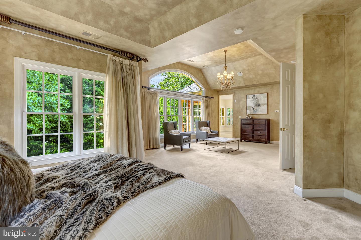 7811 CROWNHURST CT, MCLEAN, Virginia 22102, 6 Bedrooms Bedrooms, ,6 BathroomsBathrooms,Residential,For sale,7811 CROWNHURST CT,VAFX2242912 MLS # VAFX2242912