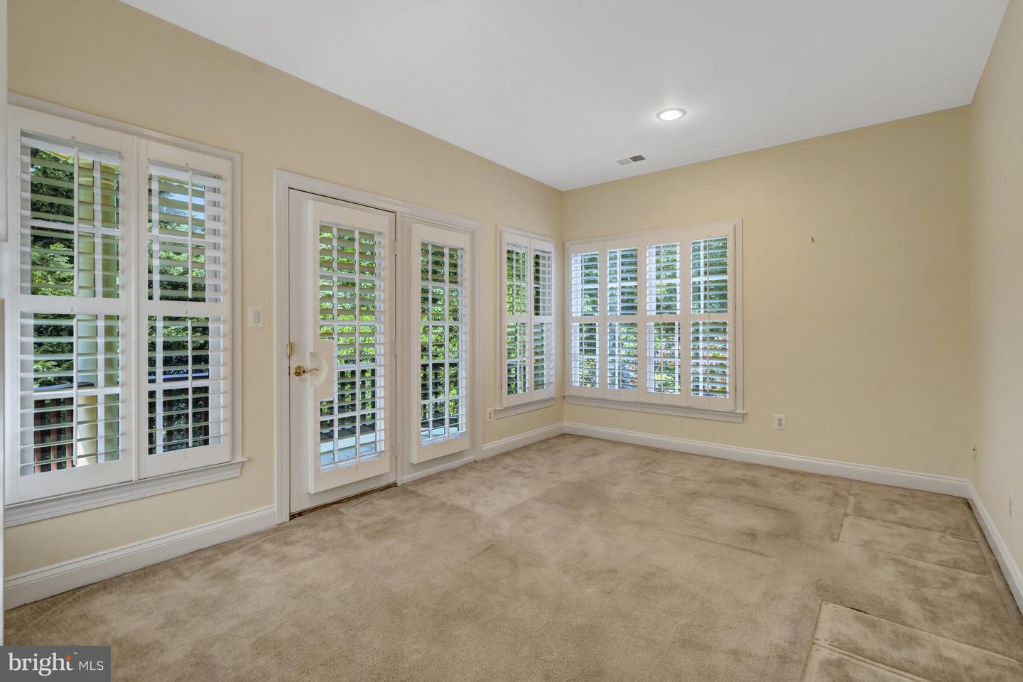 7811 CROWNHURST CT, MCLEAN, Virginia 22102, 6 Bedrooms Bedrooms, ,6 BathroomsBathrooms,Residential,For sale,7811 CROWNHURST CT,VAFX2242912 MLS # VAFX2242912