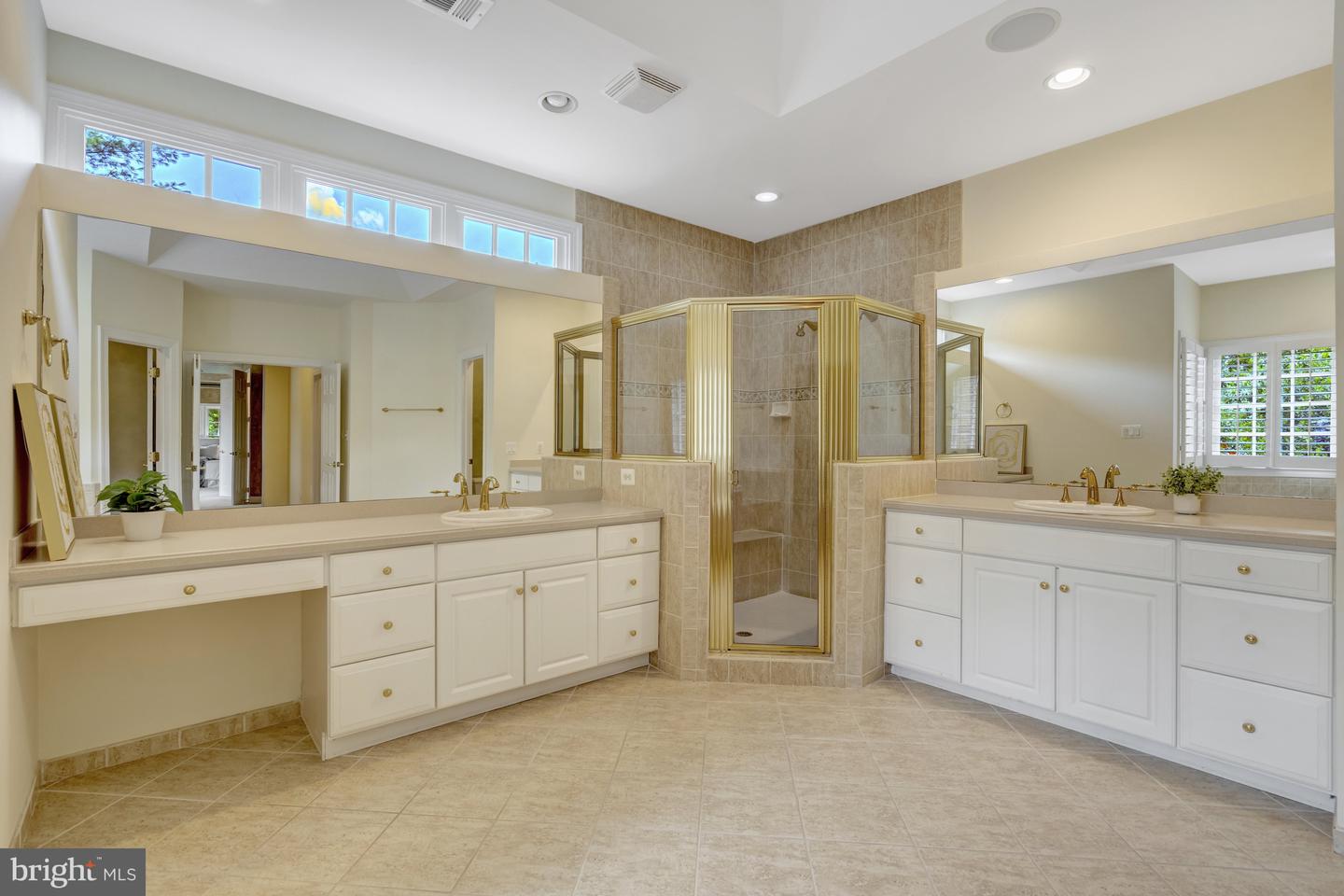 7811 CROWNHURST CT, MCLEAN, Virginia 22102, 6 Bedrooms Bedrooms, ,6 BathroomsBathrooms,Residential,For sale,7811 CROWNHURST CT,VAFX2242912 MLS # VAFX2242912