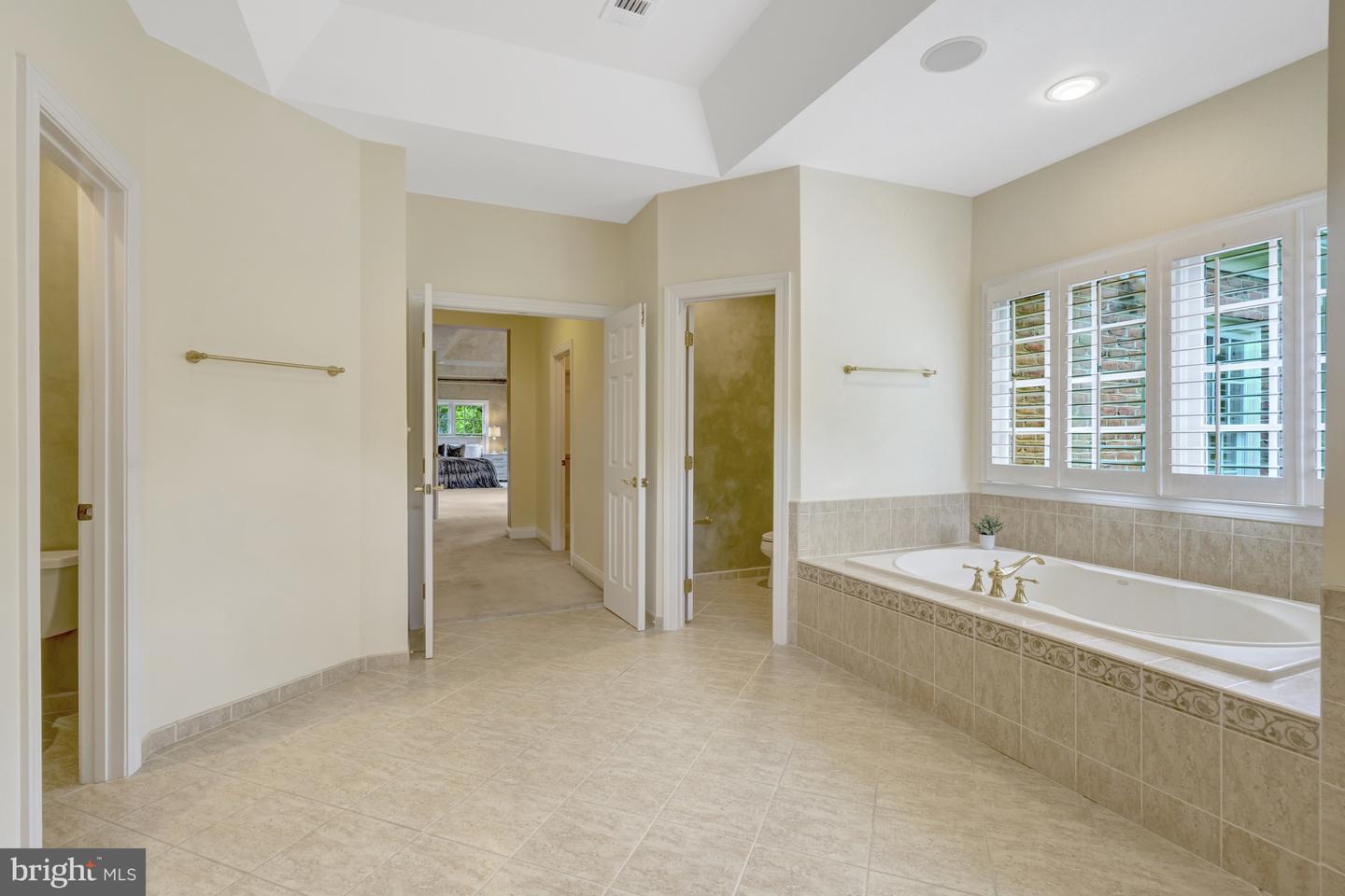 7811 CROWNHURST CT, MCLEAN, Virginia 22102, 6 Bedrooms Bedrooms, ,6 BathroomsBathrooms,Residential,For sale,7811 CROWNHURST CT,VAFX2242912 MLS # VAFX2242912
