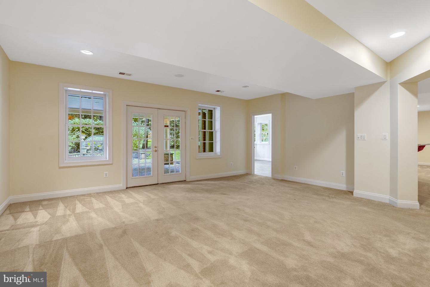 7811 CROWNHURST CT, MCLEAN, Virginia 22102, 6 Bedrooms Bedrooms, ,6 BathroomsBathrooms,Residential,For sale,7811 CROWNHURST CT,VAFX2242912 MLS # VAFX2242912