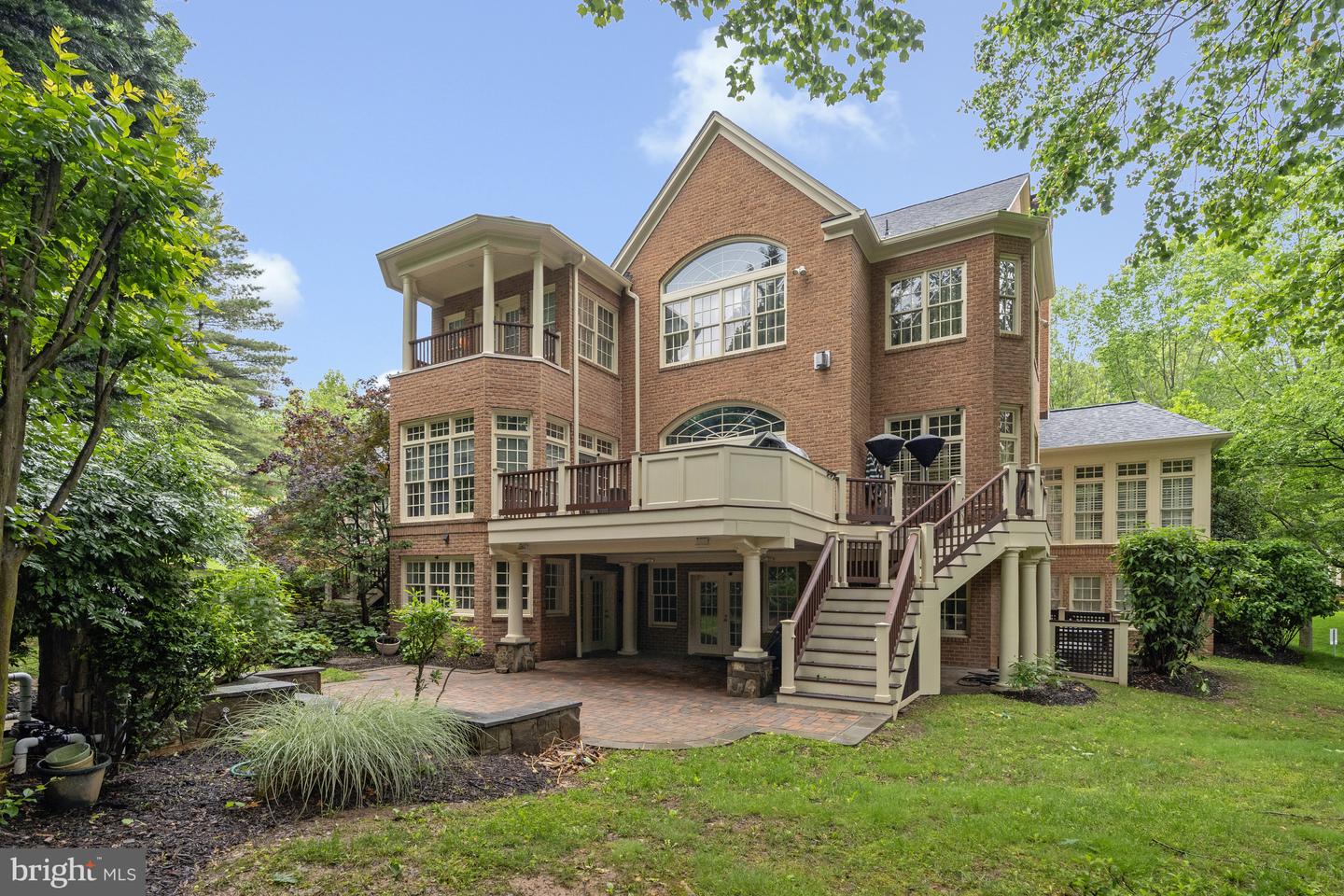 7811 CROWNHURST CT, MCLEAN, Virginia 22102, 6 Bedrooms Bedrooms, ,6 BathroomsBathrooms,Residential,For sale,7811 CROWNHURST CT,VAFX2242912 MLS # VAFX2242912