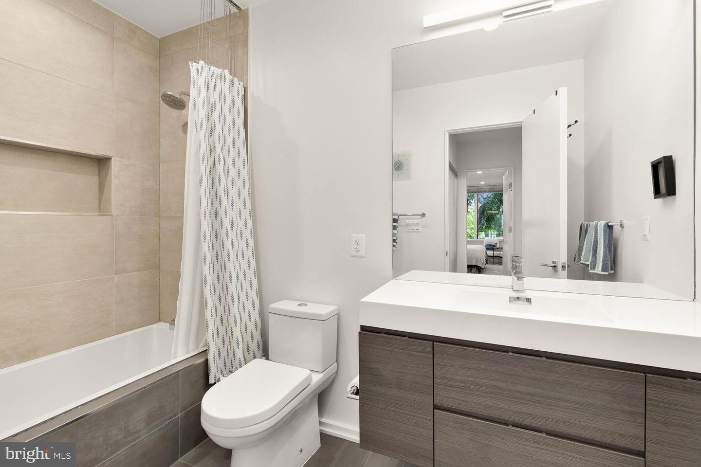725 KENYON ST NW #1, WASHINGTON, District Of Columbia 20010, 3 Bedrooms Bedrooms, ,2 BathroomsBathrooms,Residential,For sale,725 KENYON ST NW #1,DCDC2202840 MLS # DCDC2202840