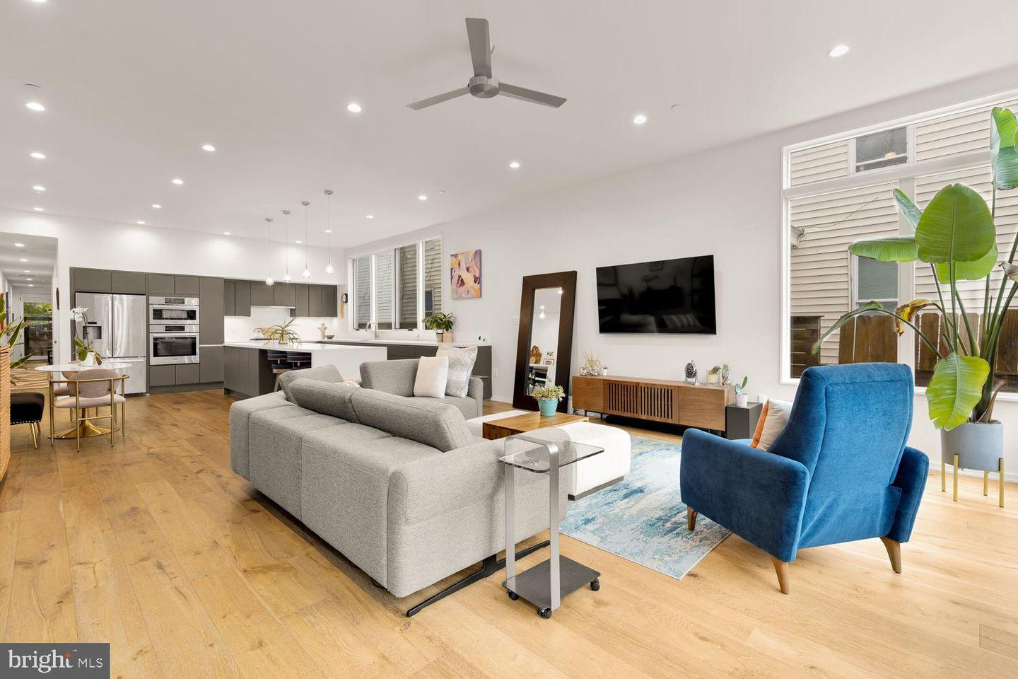 725 KENYON ST NW #1, WASHINGTON, District Of Columbia 20010, 3 Bedrooms Bedrooms, ,2 BathroomsBathrooms,Residential,For sale,725 KENYON ST NW #1,DCDC2202840 MLS # DCDC2202840
