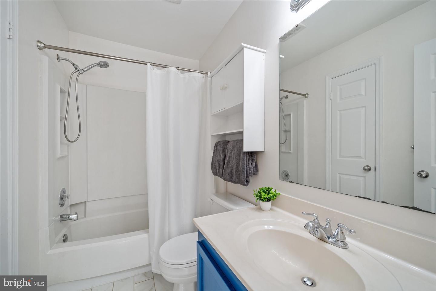 15021 BRIDGEPORT DR, DUMFRIES, Virginia 22025, 3 Bedrooms Bedrooms, ,2 BathroomsBathrooms,Residential,For sale,15021 BRIDGEPORT DR,VAPW2095740 MLS # VAPW2095740