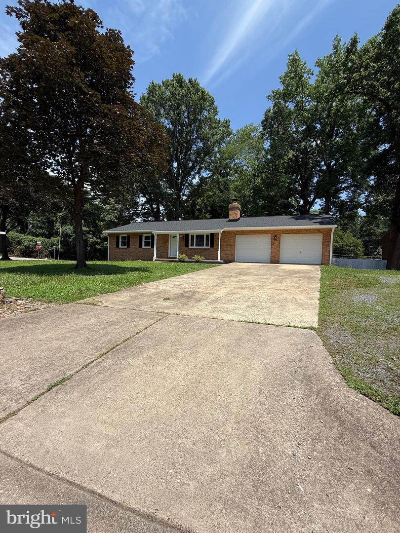 3806 MARGAY CT, ALEXANDRIA, Virginia 22309, 3 Bedrooms Bedrooms, ,1 BathroomBathrooms,Residential,For sale,3806 MARGAY CT,VAFX2243814 MLS # VAFX2243814