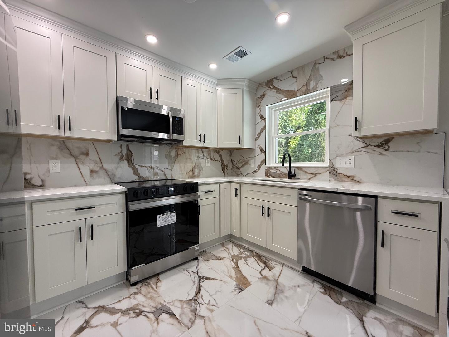 3806 MARGAY CT, ALEXANDRIA, Virginia 22309, 3 Bedrooms Bedrooms, ,1 BathroomBathrooms,Residential,For sale,3806 MARGAY CT,VAFX2243814 MLS # VAFX2243814