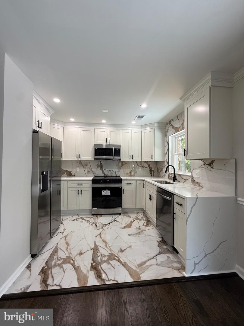 3806 MARGAY CT, ALEXANDRIA, Virginia 22309, 3 Bedrooms Bedrooms, ,1 BathroomBathrooms,Residential,For sale,3806 MARGAY CT,VAFX2243814 MLS # VAFX2243814