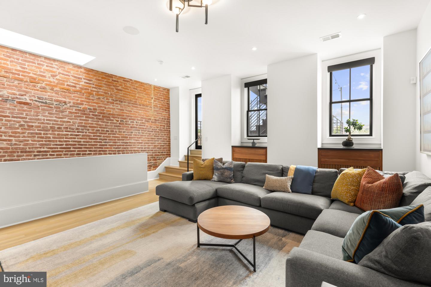 928 S ST NW, WASHINGTON, District Of Columbia 20001, 4 Bedrooms Bedrooms, ,4 BathroomsBathrooms,Residential,For sale,928 S ST NW,DCDC2203022 MLS # DCDC2203022