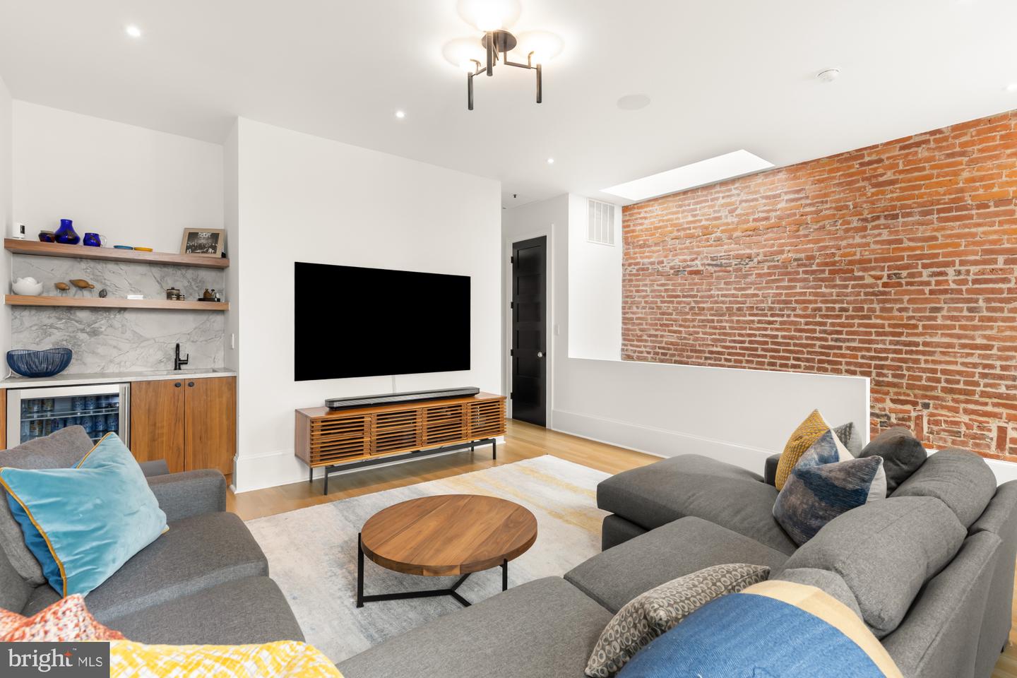 928 S ST NW, WASHINGTON, District Of Columbia 20001, 4 Bedrooms Bedrooms, ,4 BathroomsBathrooms,Residential,For sale,928 S ST NW,DCDC2203022 MLS # DCDC2203022