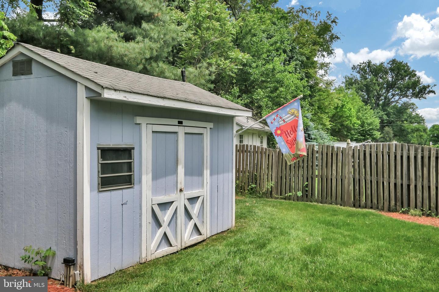 208 OAKCREST MANOR DR NE, LEESBURG, Virginia 20176, 3 Bedrooms Bedrooms, ,3 BathroomsBathrooms,Residential,For sale,208 OAKCREST MANOR DR NE,VALO2098602 MLS # VALO2098602