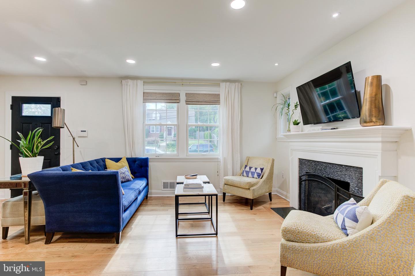 2907 LAWRENCE DR, FALLS CHURCH, Virginia 22042, 3 Bedrooms Bedrooms, ,3 BathroomsBathrooms,Residential,For sale,2907 LAWRENCE DR,VAFX2245648 MLS # VAFX2245648
