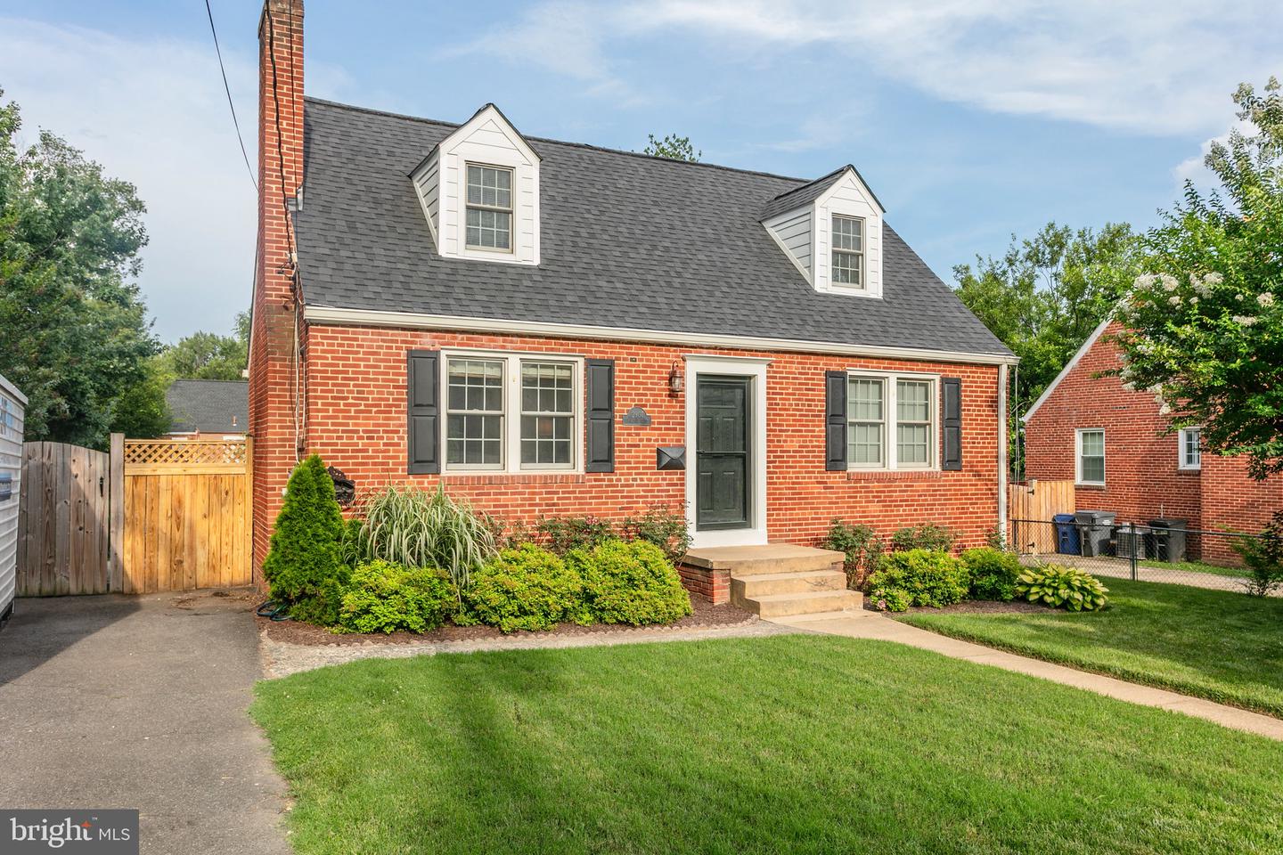 2907 LAWRENCE DR, FALLS CHURCH, Virginia 22042, 3 Bedrooms Bedrooms, ,3 BathroomsBathrooms,Residential,For sale,2907 LAWRENCE DR,VAFX2245648 MLS # VAFX2245648