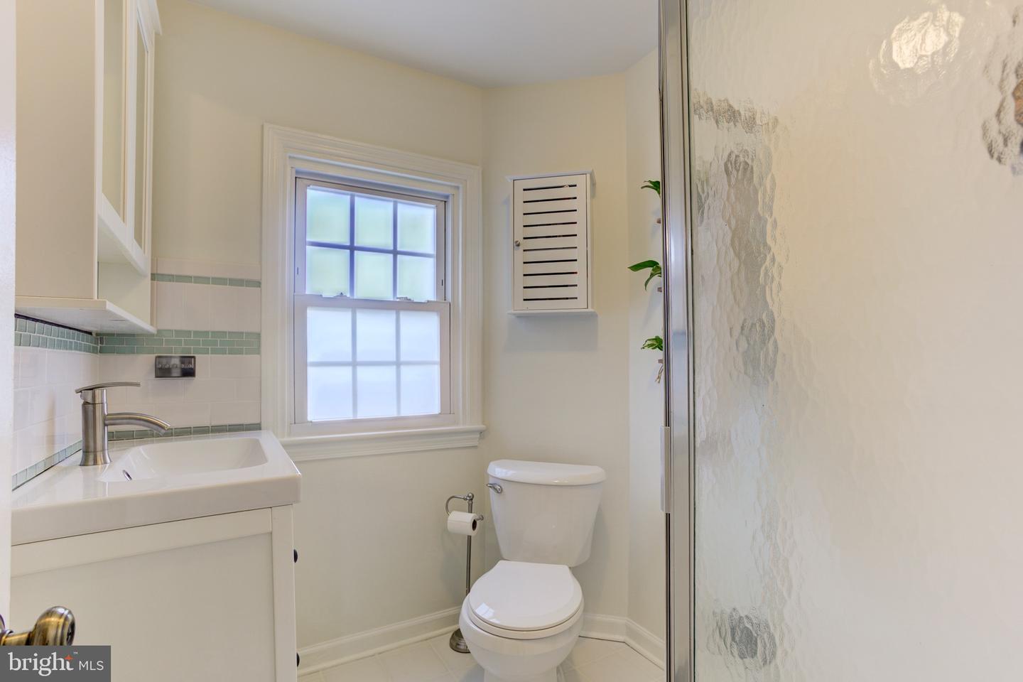 2907 LAWRENCE DR, FALLS CHURCH, Virginia 22042, 3 Bedrooms Bedrooms, ,3 BathroomsBathrooms,Residential,For sale,2907 LAWRENCE DR,VAFX2245648 MLS # VAFX2245648