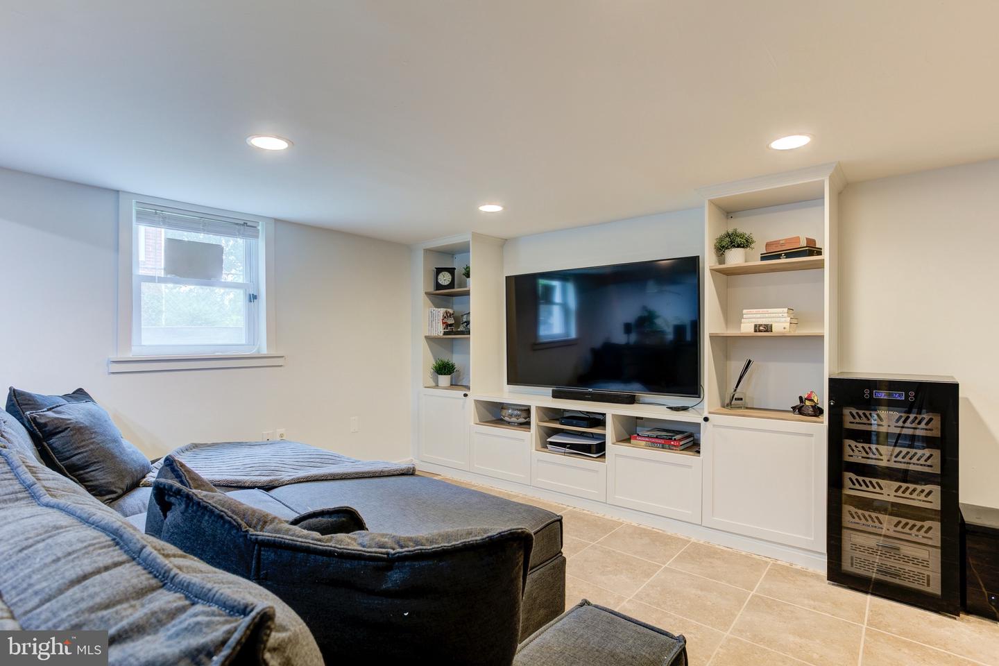 2907 LAWRENCE DR, FALLS CHURCH, Virginia 22042, 3 Bedrooms Bedrooms, ,3 BathroomsBathrooms,Residential,For sale,2907 LAWRENCE DR,VAFX2245648 MLS # VAFX2245648