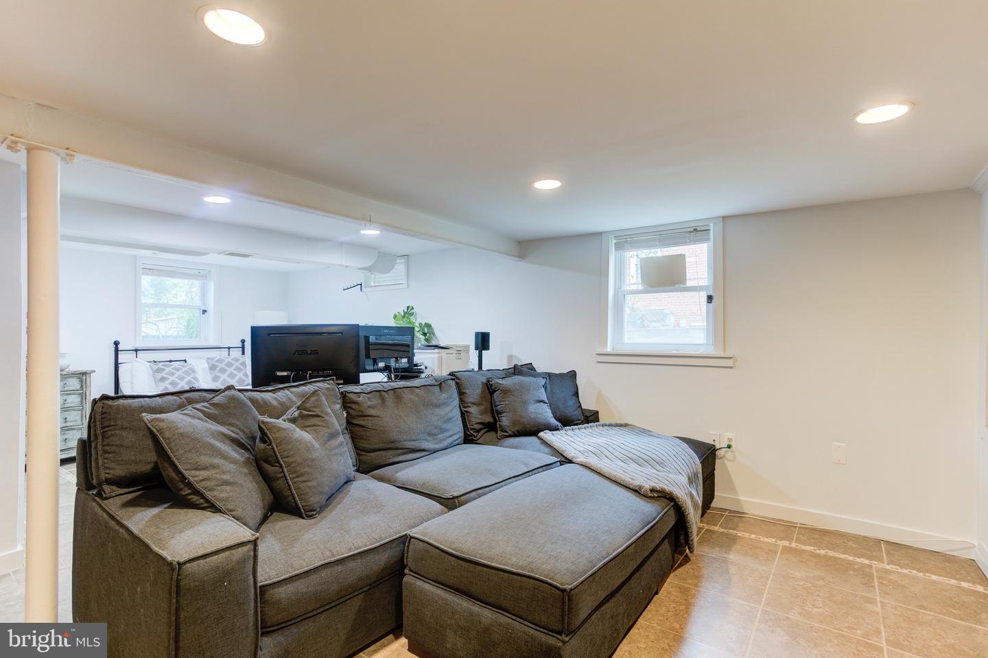 2907 LAWRENCE DR, FALLS CHURCH, Virginia 22042, 3 Bedrooms Bedrooms, ,3 BathroomsBathrooms,Residential,For sale,2907 LAWRENCE DR,VAFX2245648 MLS # VAFX2245648
