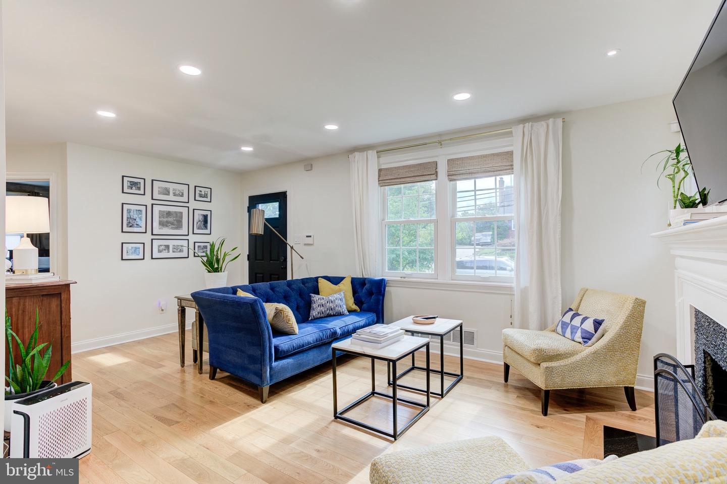 2907 LAWRENCE DR, FALLS CHURCH, Virginia 22042, 3 Bedrooms Bedrooms, ,3 BathroomsBathrooms,Residential,For sale,2907 LAWRENCE DR,VAFX2245648 MLS # VAFX2245648