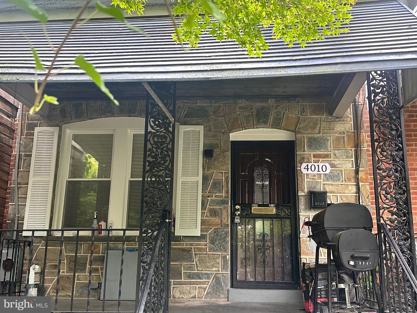 4010 Q ST SE, WASHINGTON, District Of Columbia 20020, 4 Bedrooms Bedrooms, ,2 BathroomsBathrooms,Residential,For sale,4010 Q ST SE,DCDC2204606 MLS # DCDC2204606