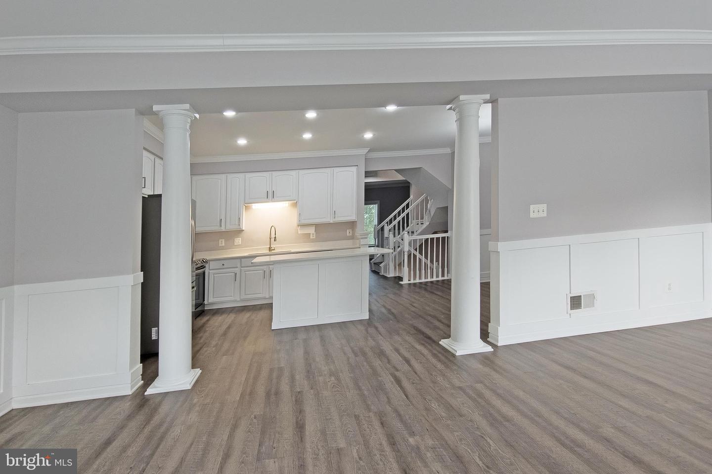 8126 HORSESHOE COTTAGE CIR, LORTON, Virginia 22079, 3 Bedrooms Bedrooms, ,2 BathroomsBathrooms,Residential,For sale,8126 HORSESHOE COTTAGE CIR,VAFX2246454 MLS # VAFX2246454