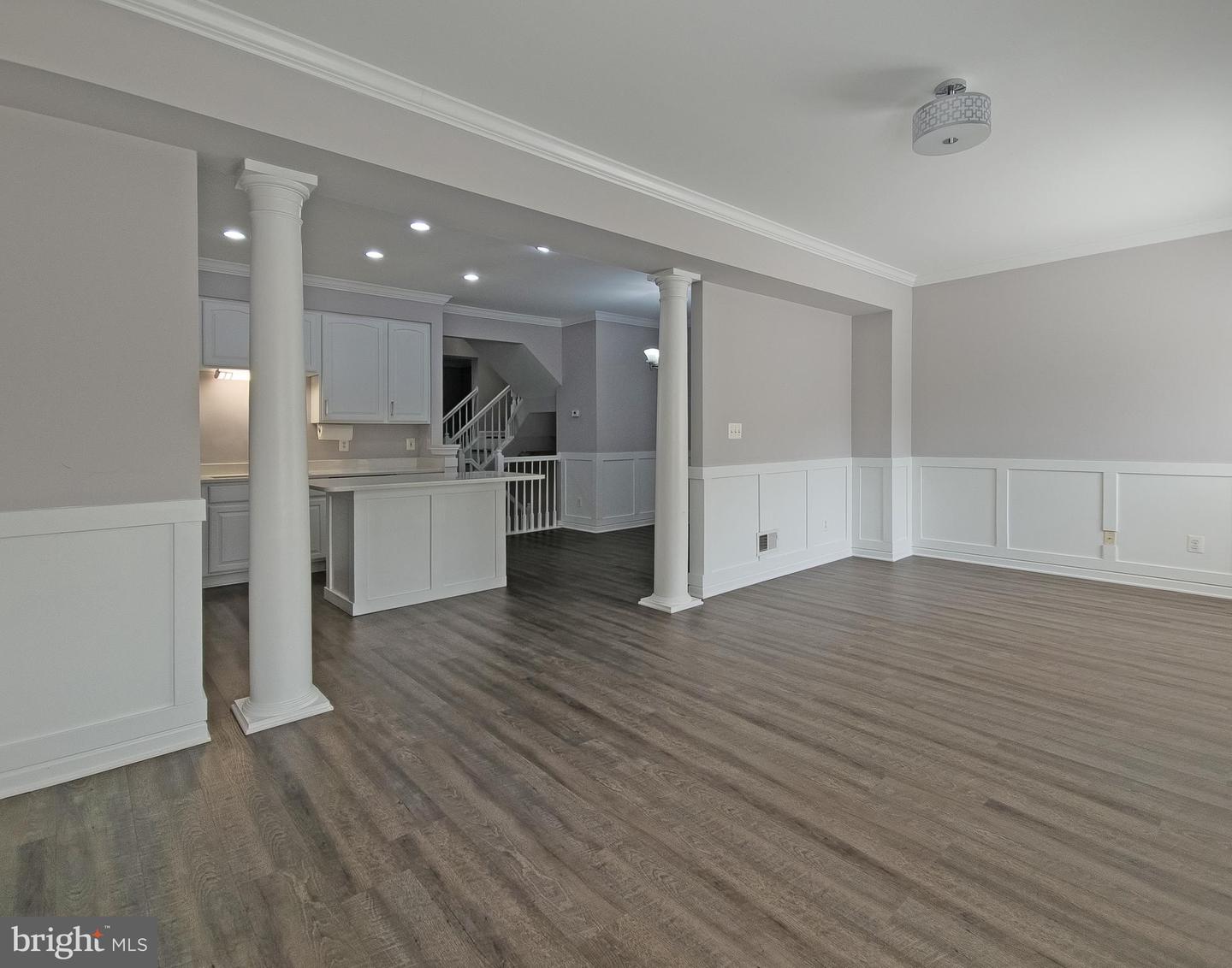 8126 HORSESHOE COTTAGE CIR, LORTON, Virginia 22079, 3 Bedrooms Bedrooms, ,2 BathroomsBathrooms,Residential,For sale,8126 HORSESHOE COTTAGE CIR,VAFX2246454 MLS # VAFX2246454