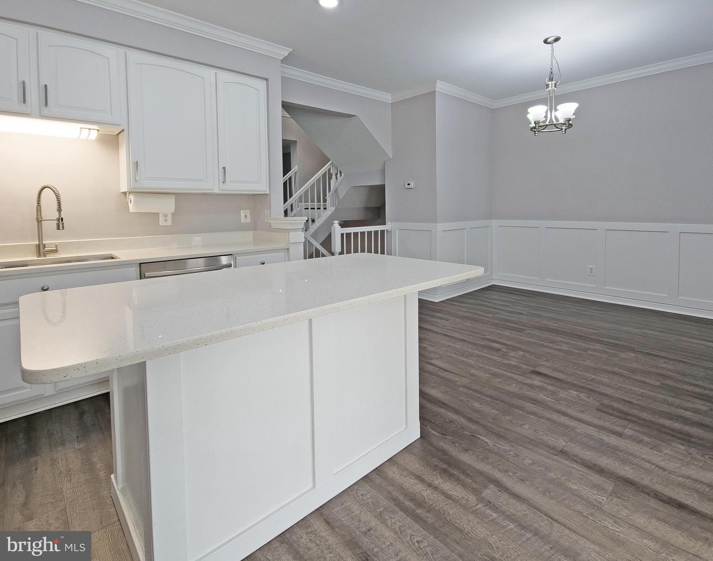 8126 HORSESHOE COTTAGE CIR, LORTON, Virginia 22079, 3 Bedrooms Bedrooms, ,2 BathroomsBathrooms,Residential,For sale,8126 HORSESHOE COTTAGE CIR,VAFX2246454 MLS # VAFX2246454