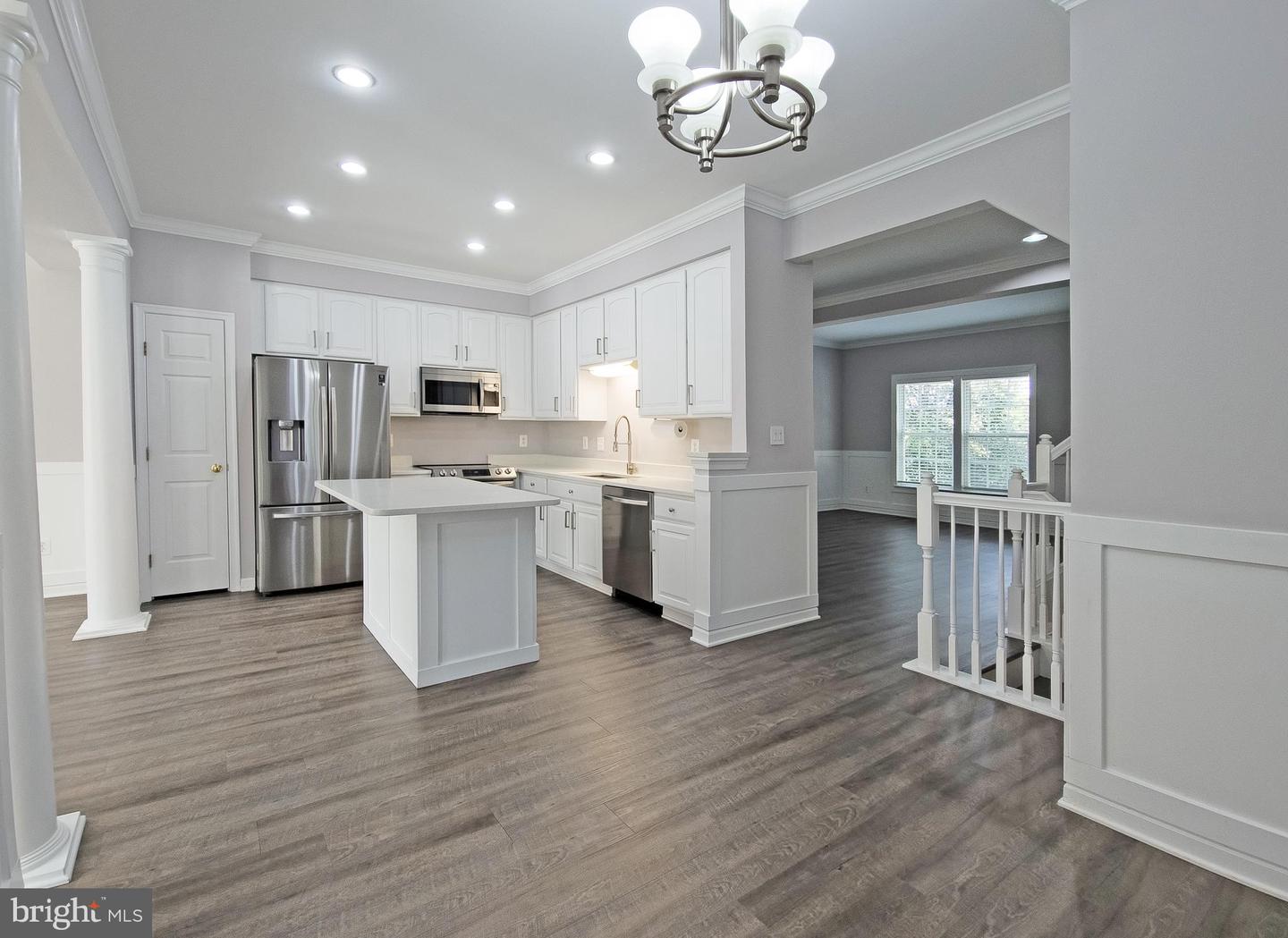 8126 HORSESHOE COTTAGE CIR, LORTON, Virginia 22079, 3 Bedrooms Bedrooms, ,2 BathroomsBathrooms,Residential,For sale,8126 HORSESHOE COTTAGE CIR,VAFX2246454 MLS # VAFX2246454