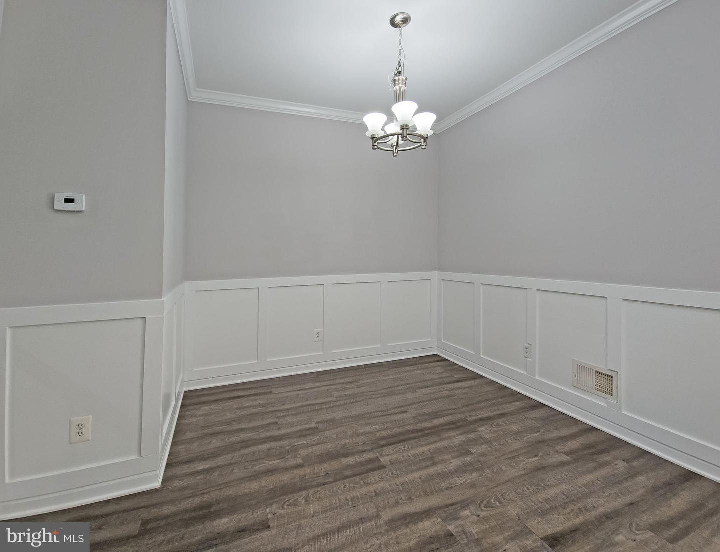 8126 HORSESHOE COTTAGE CIR, LORTON, Virginia 22079, 3 Bedrooms Bedrooms, ,2 BathroomsBathrooms,Residential,For sale,8126 HORSESHOE COTTAGE CIR,VAFX2246454 MLS # VAFX2246454