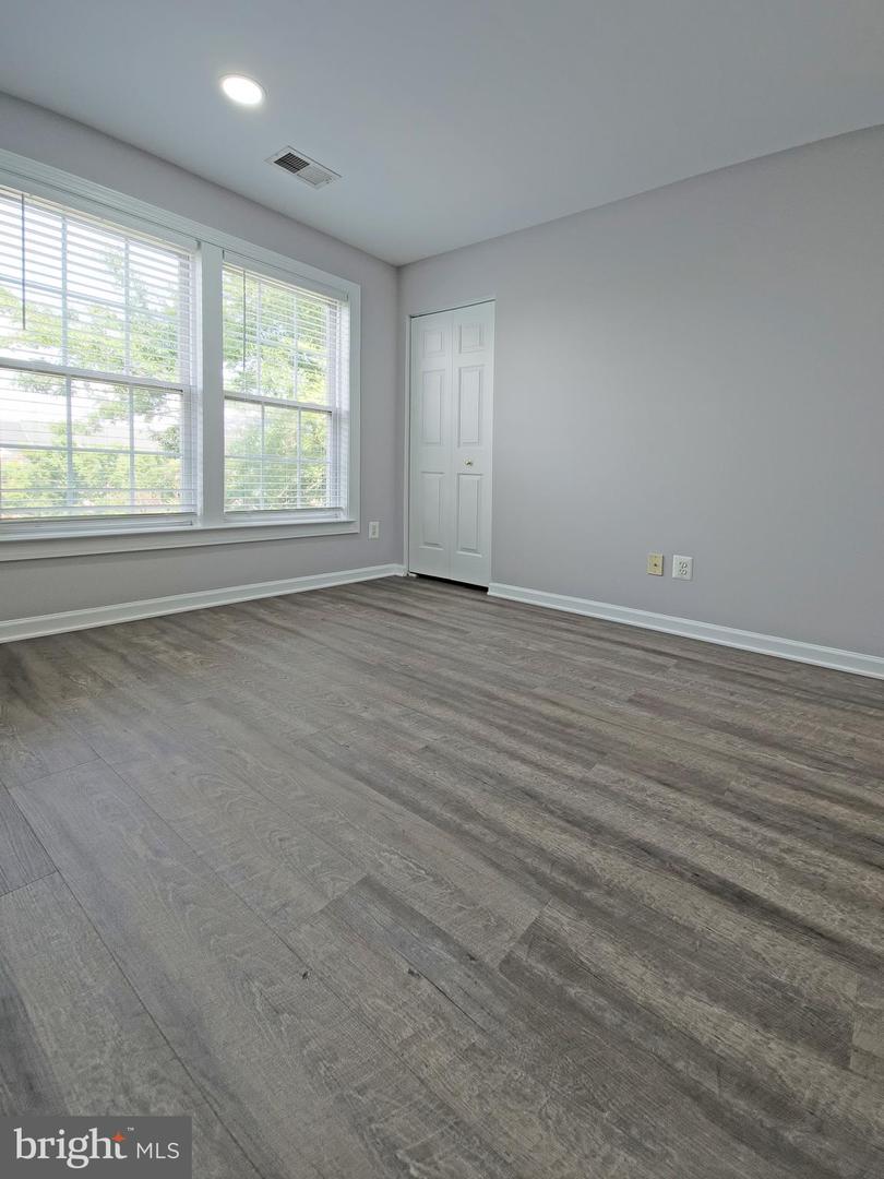 8126 HORSESHOE COTTAGE CIR, LORTON, Virginia 22079, 3 Bedrooms Bedrooms, ,2 BathroomsBathrooms,Residential,For sale,8126 HORSESHOE COTTAGE CIR,VAFX2246454 MLS # VAFX2246454
