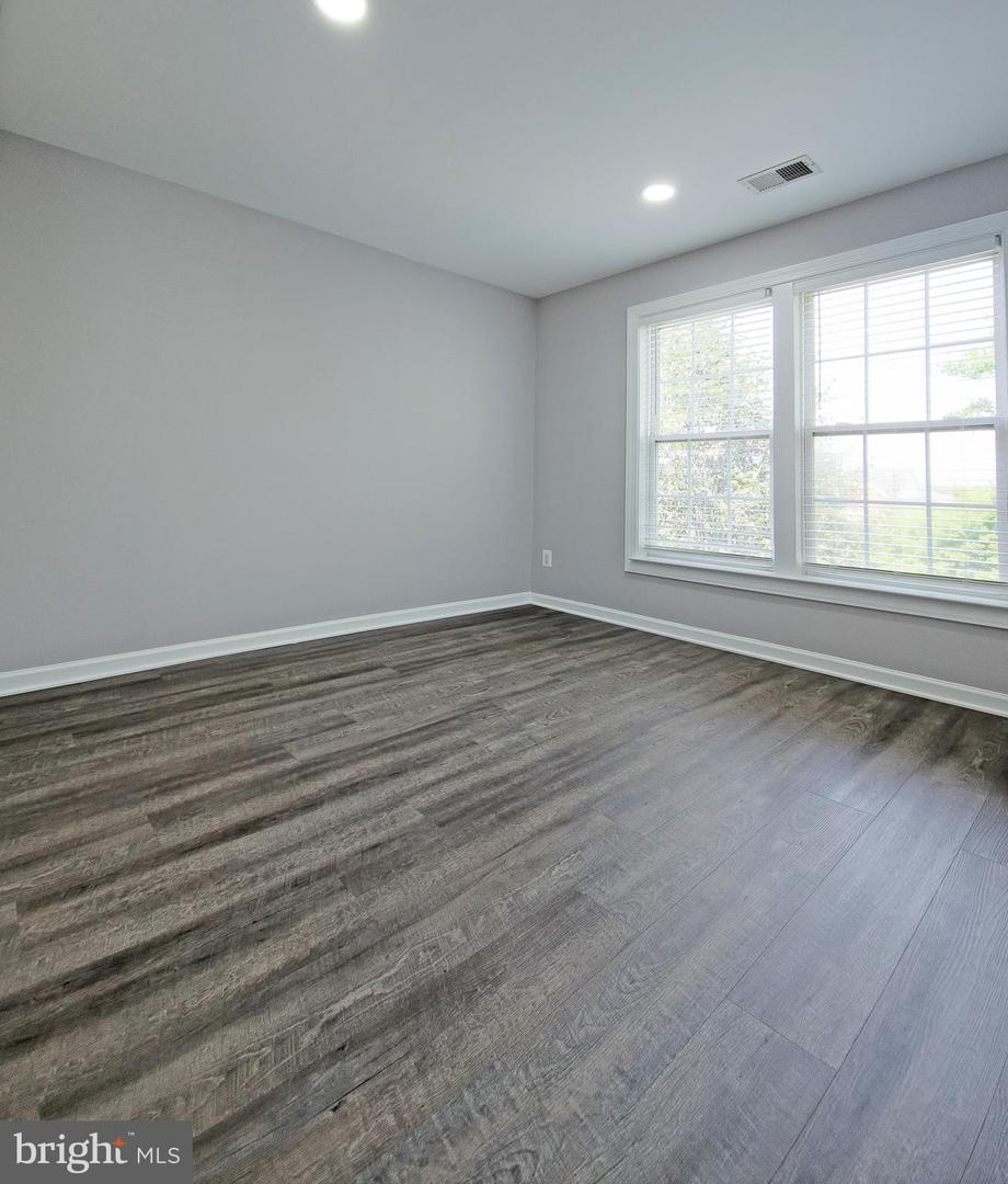 8126 HORSESHOE COTTAGE CIR, LORTON, Virginia 22079, 3 Bedrooms Bedrooms, ,2 BathroomsBathrooms,Residential,For sale,8126 HORSESHOE COTTAGE CIR,VAFX2246454 MLS # VAFX2246454