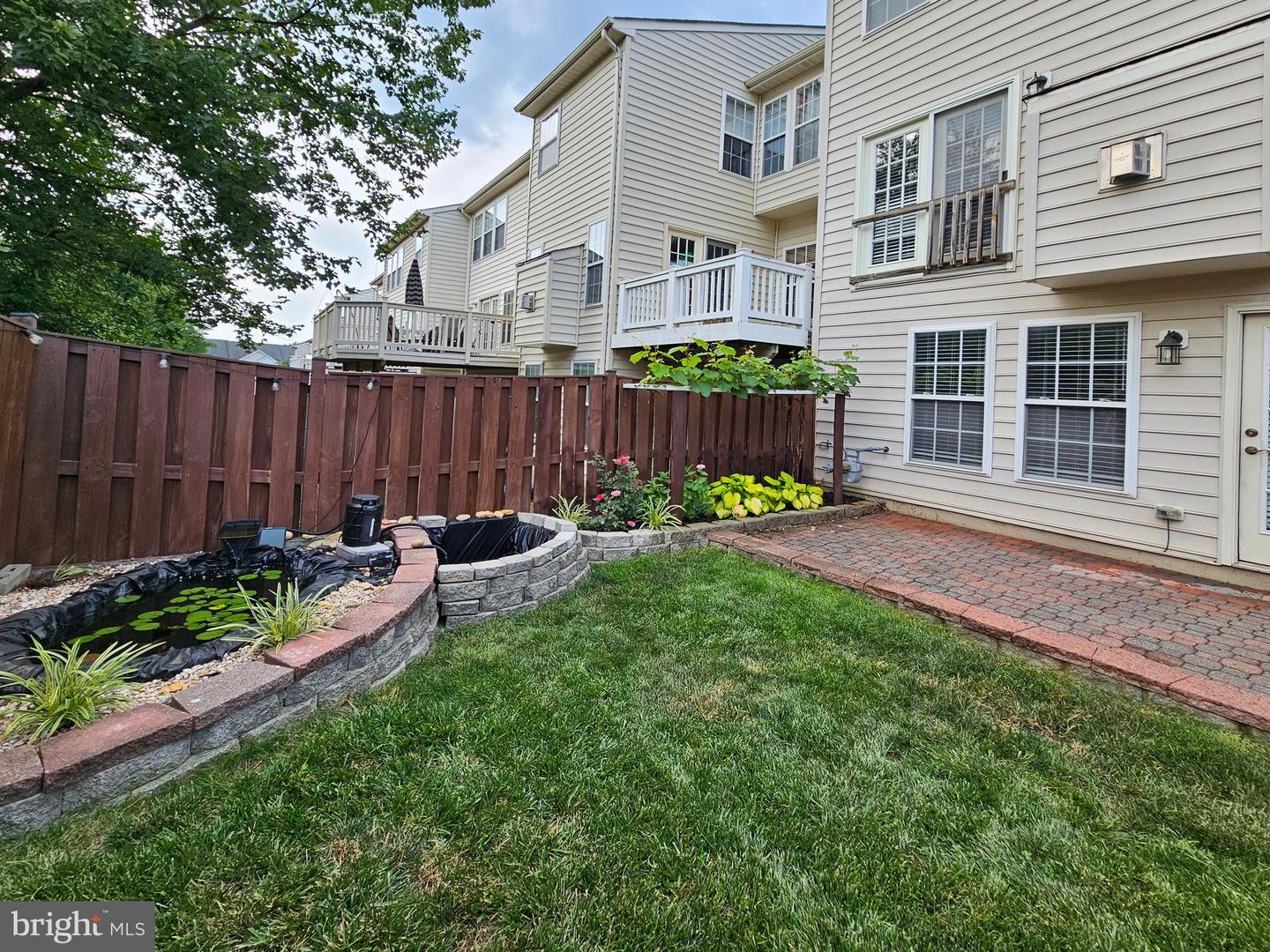 8126 HORSESHOE COTTAGE CIR, LORTON, Virginia 22079, 3 Bedrooms Bedrooms, ,2 BathroomsBathrooms,Residential,For sale,8126 HORSESHOE COTTAGE CIR,VAFX2246454 MLS # VAFX2246454