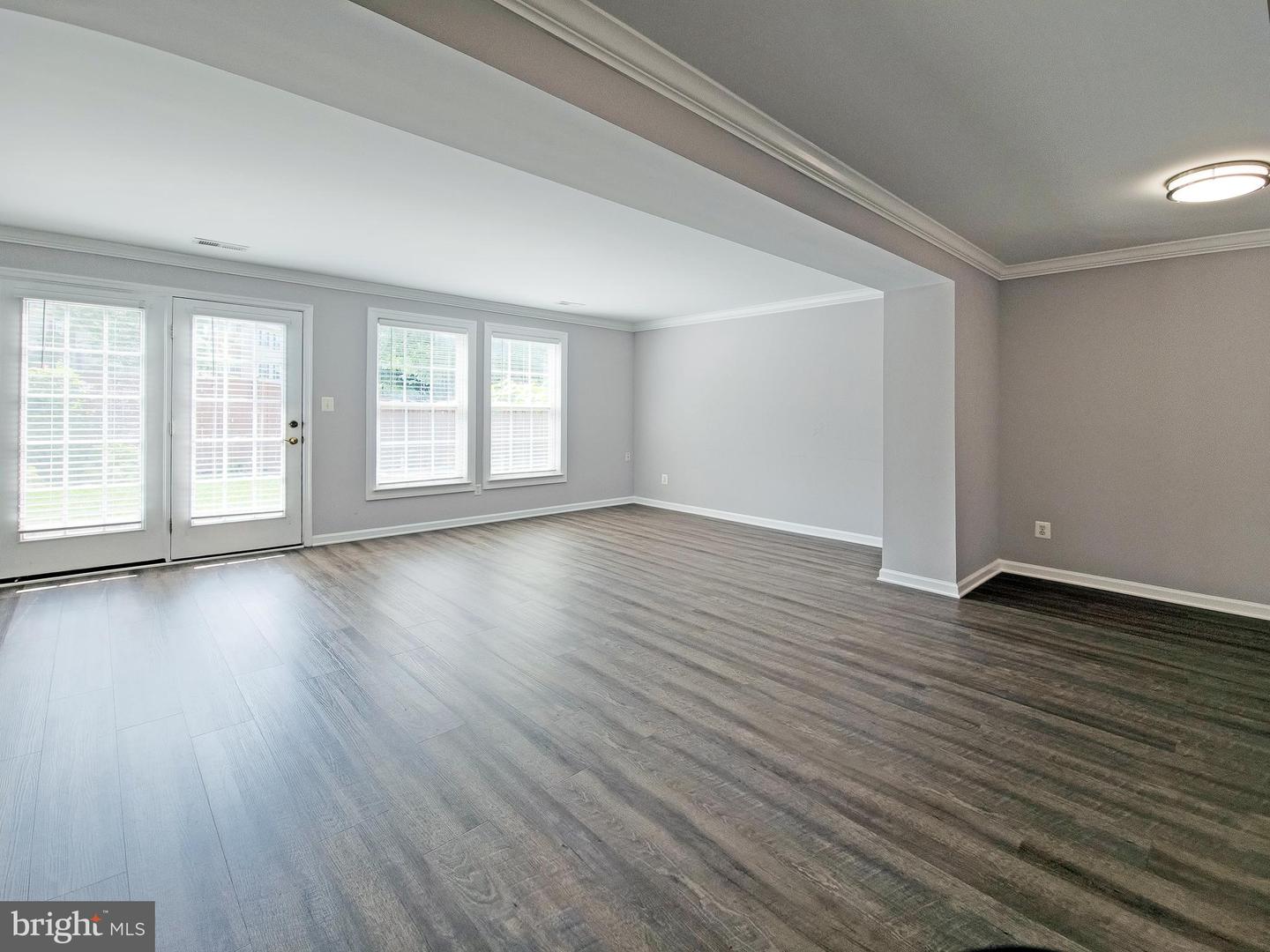 8126 HORSESHOE COTTAGE CIR, LORTON, Virginia 22079, 3 Bedrooms Bedrooms, ,2 BathroomsBathrooms,Residential,For sale,8126 HORSESHOE COTTAGE CIR,VAFX2246454 MLS # VAFX2246454