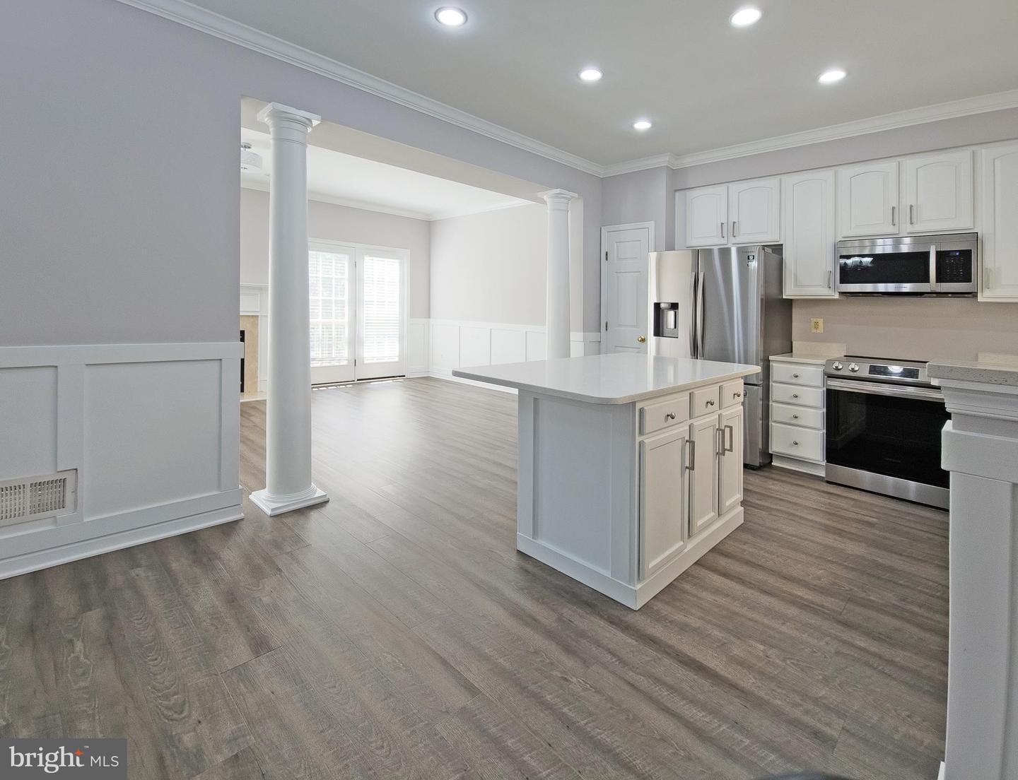 8126 HORSESHOE COTTAGE CIR, LORTON, Virginia 22079, 3 Bedrooms Bedrooms, ,2 BathroomsBathrooms,Residential,For sale,8126 HORSESHOE COTTAGE CIR,VAFX2246454 MLS # VAFX2246454