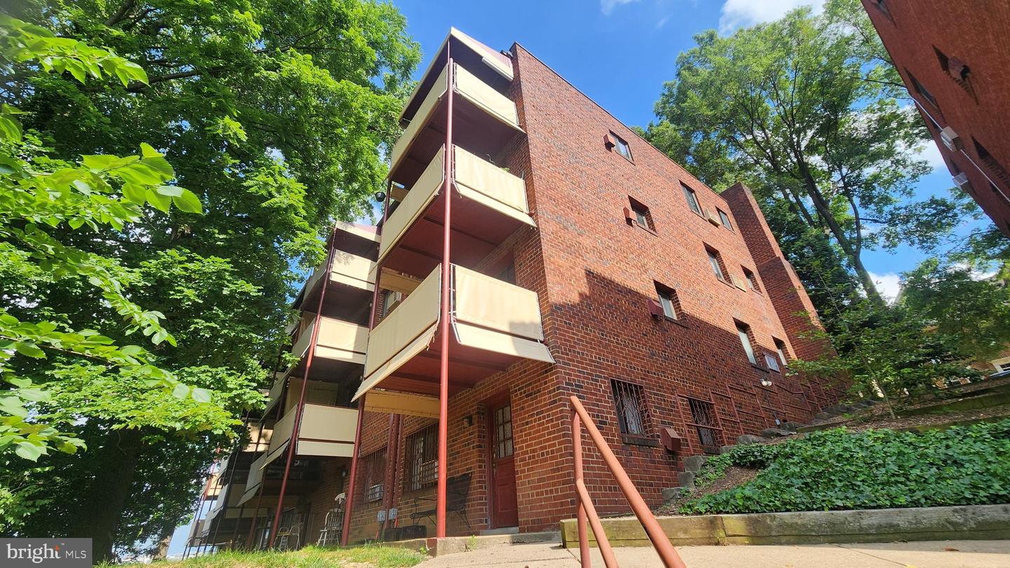 1575 N COLONIAL TER #204-Y, ARLINGTON, Virginia 22209, 1 Bedroom Bedrooms, ,1 BathroomBathrooms,Residential,For sale,1575 N COLONIAL TER #204-Y,VAAR2059056 MLS # VAAR2059056