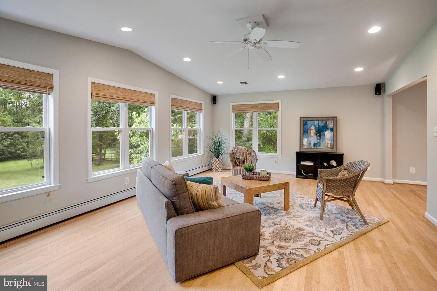 10704 MONTGOMERY DR, MANASSAS, Virginia 20111, 3 Bedrooms Bedrooms, ,3 BathroomsBathrooms,Residential,For sale,10704 MONTGOMERY DR,VAPW2096904 MLS # VAPW2096904