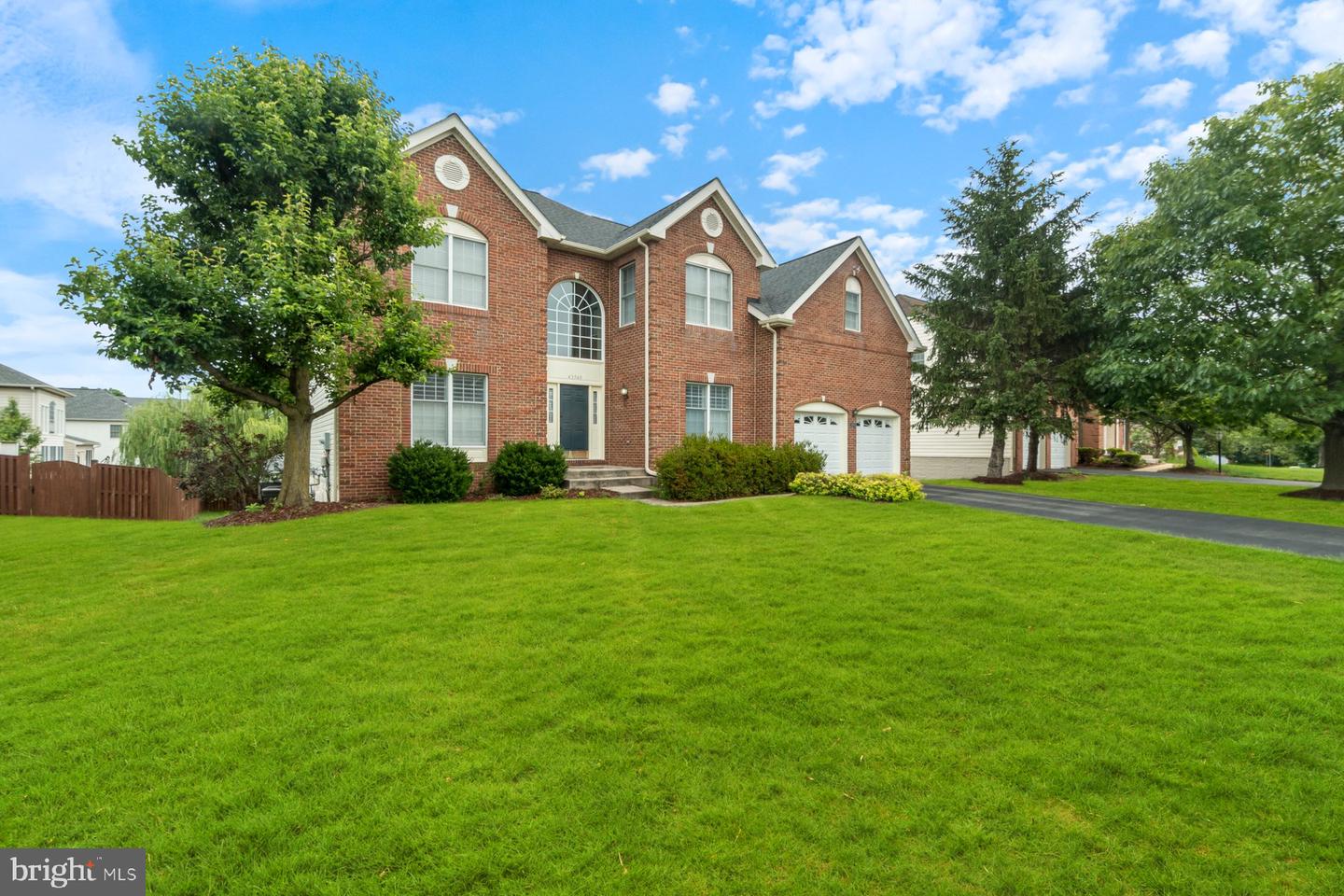43540 LUCKETTS BRIDGE CIR, ASHBURN, Virginia 20148, 4 Bedrooms Bedrooms, ,4 BathroomsBathrooms,Residential,For sale,43540 LUCKETTS BRIDGE CIR,VALO2099728 MLS # VALO2099728