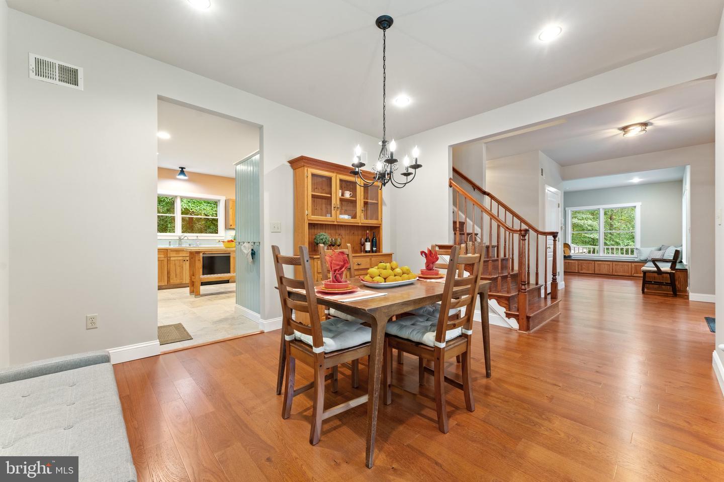 9525 ANGELICA LN, MARSHALL, Virginia 20115, 4 Bedrooms Bedrooms, 10 Rooms Rooms,2 BathroomsBathrooms,Residential,For sale,9525 ANGELICA LN,VAFQ2017116 MLS # VAFQ2017116