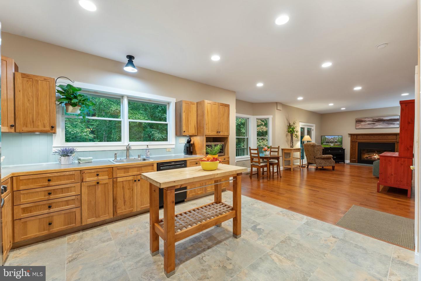 9525 ANGELICA LN, MARSHALL, Virginia 20115, 4 Bedrooms Bedrooms, 10 Rooms Rooms,2 BathroomsBathrooms,Residential,For sale,9525 ANGELICA LN,VAFQ2017116 MLS # VAFQ2017116
