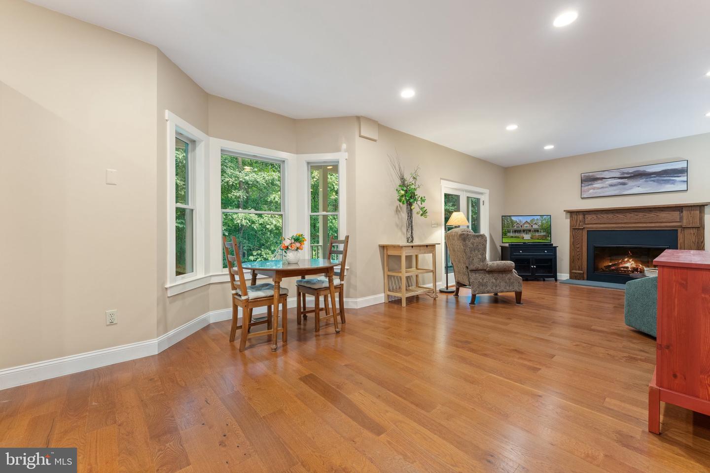 9525 ANGELICA LN, MARSHALL, Virginia 20115, 4 Bedrooms Bedrooms, 10 Rooms Rooms,2 BathroomsBathrooms,Residential,For sale,9525 ANGELICA LN,VAFQ2017116 MLS # VAFQ2017116
