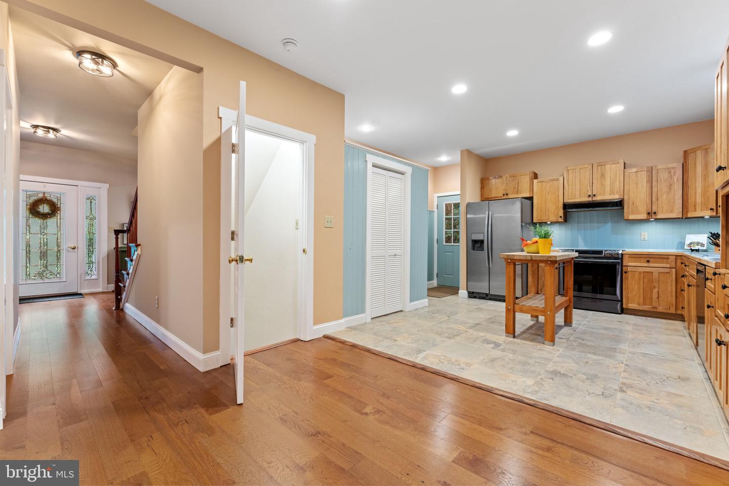 9525 ANGELICA LN, MARSHALL, Virginia 20115, 4 Bedrooms Bedrooms, 10 Rooms Rooms,2 BathroomsBathrooms,Residential,For sale,9525 ANGELICA LN,VAFQ2017116 MLS # VAFQ2017116