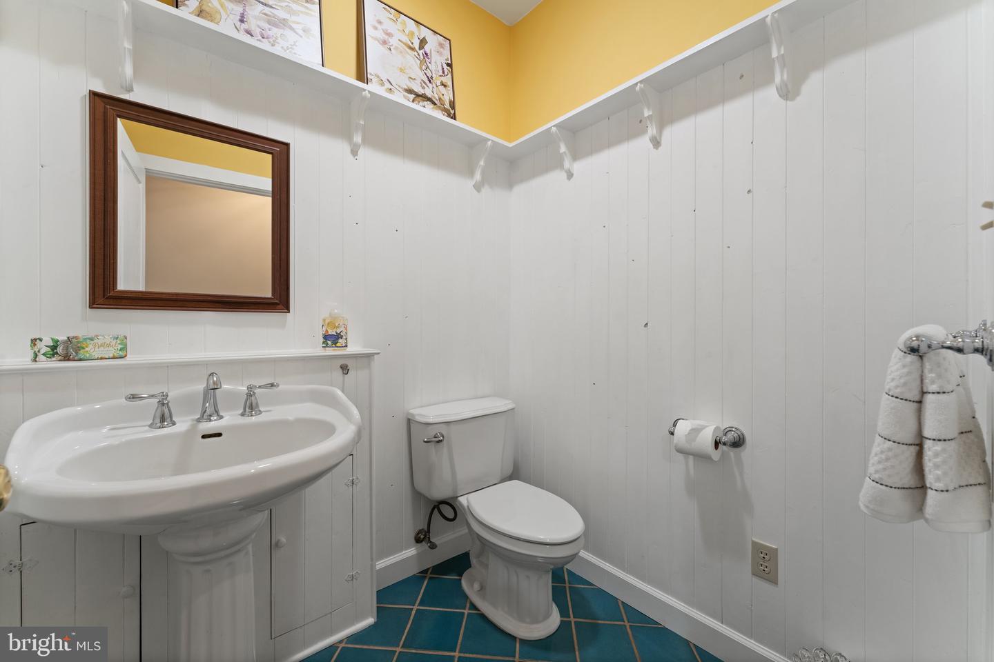 9525 ANGELICA LN, MARSHALL, Virginia 20115, 4 Bedrooms Bedrooms, 10 Rooms Rooms,2 BathroomsBathrooms,Residential,For sale,9525 ANGELICA LN,VAFQ2017116 MLS # VAFQ2017116
