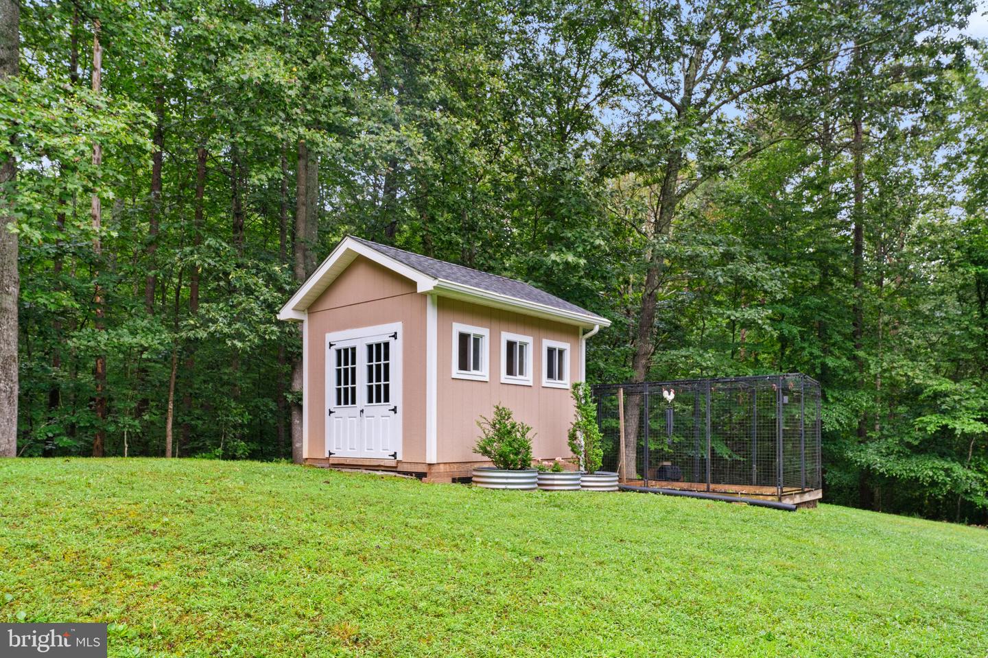 9525 ANGELICA LN, MARSHALL, Virginia 20115, 4 Bedrooms Bedrooms, 10 Rooms Rooms,2 BathroomsBathrooms,Residential,For sale,9525 ANGELICA LN,VAFQ2017116 MLS # VAFQ2017116